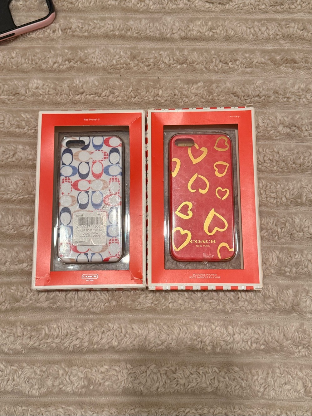 COACH Red Case with Gold Hearts & White Signature C Pattern Case iphone 5